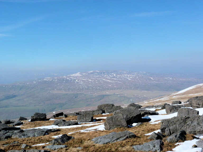 Summit ridge towards Buckden Pike